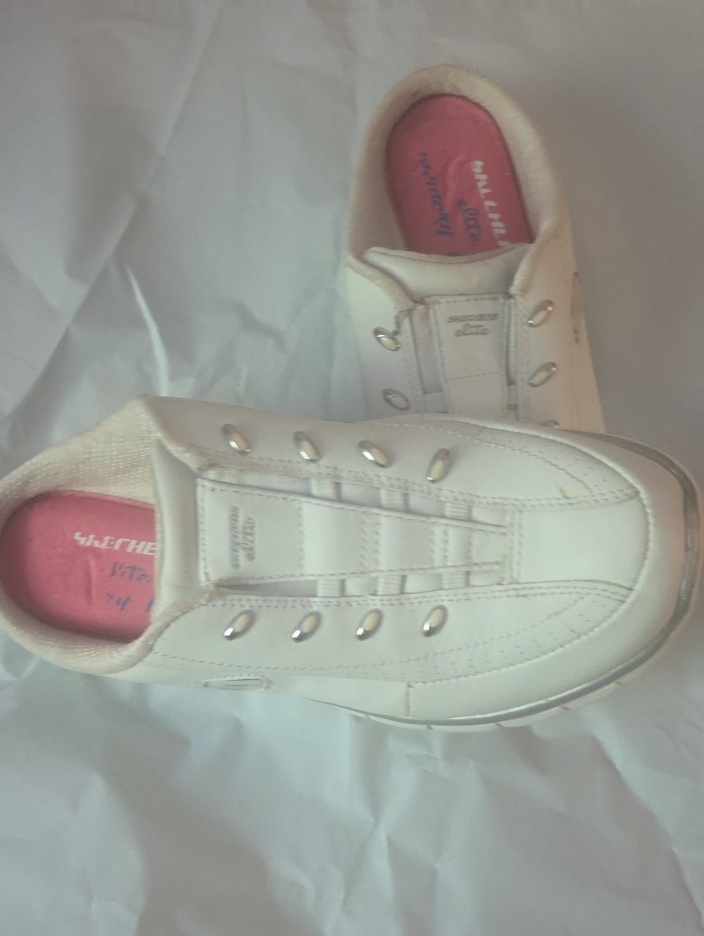 White Wemen Slip-On Walking Shoes with Pink Insole